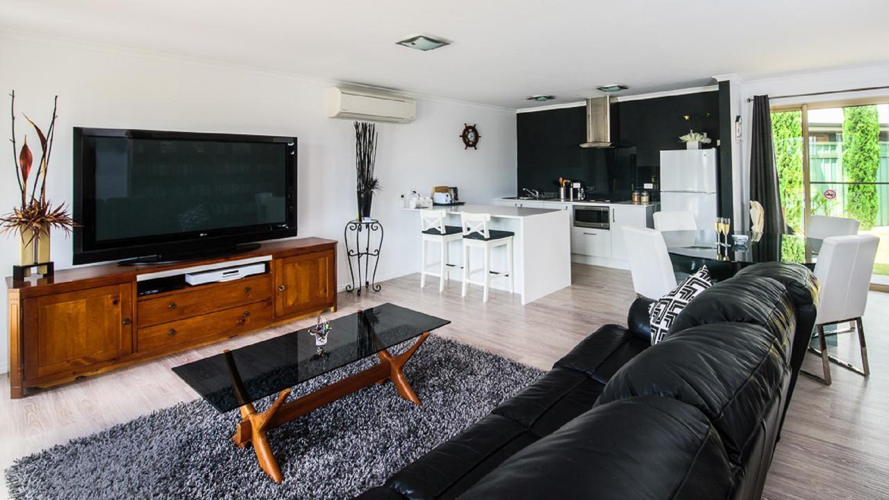 Lure Bed And Breakfast Норманвил Екстериор снимка